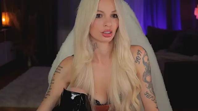 KairaKampen's Webcam Show