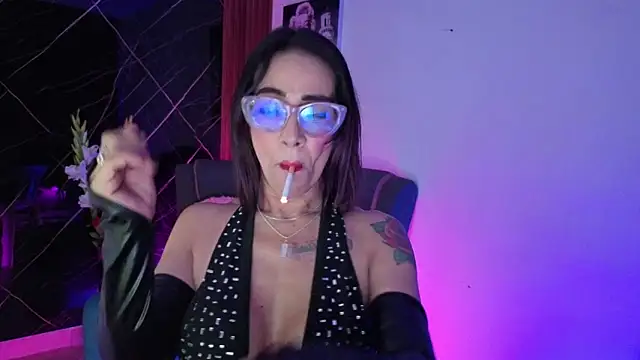 Chat +18 de crisstal_miler ao vivo
