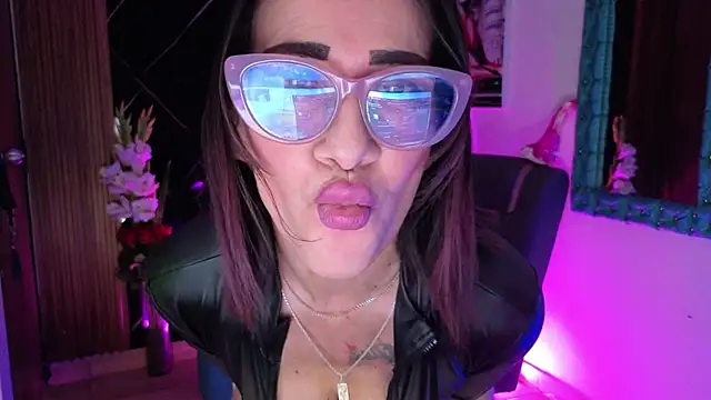Chatroom XXX en direct de crisstal_miler