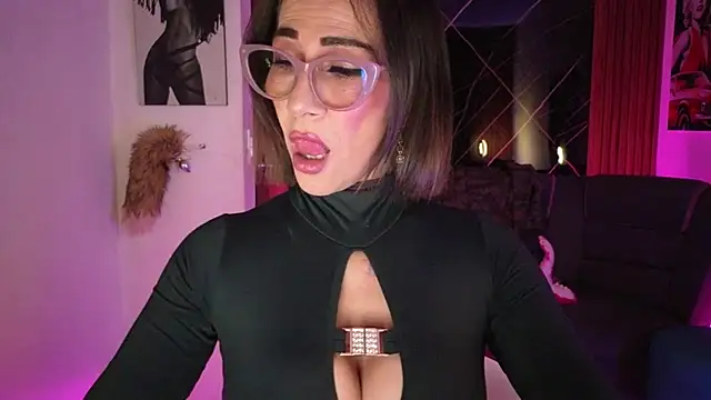 Chat +18 de crisstal_miler ao vivo