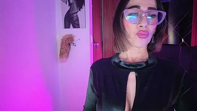crisstal_miler's Webcam Show
