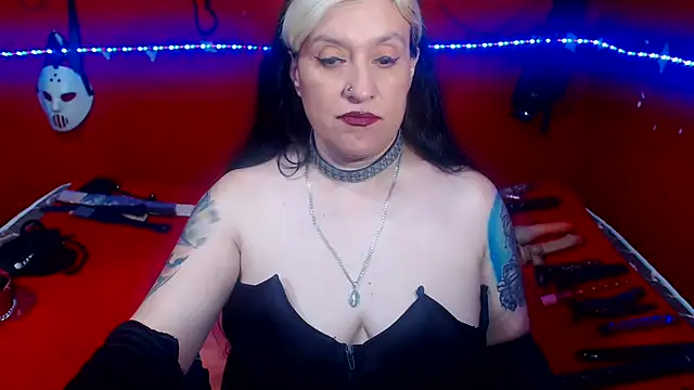 Pokazy przed kamerką – MATURE_Randy