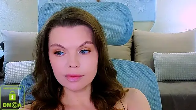 Glossier's Live XXX Chat