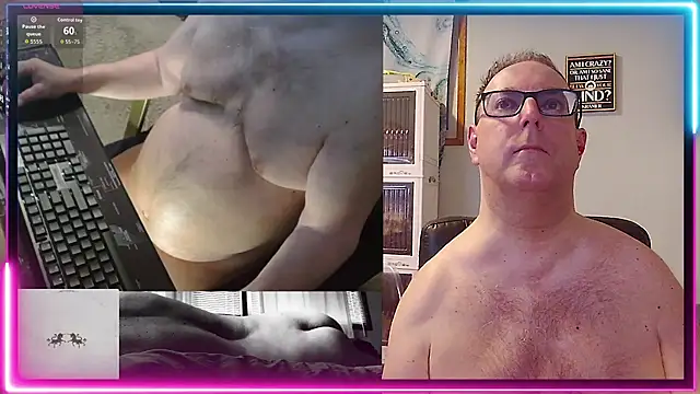 Webkamerová show NakedOldNerdyDude