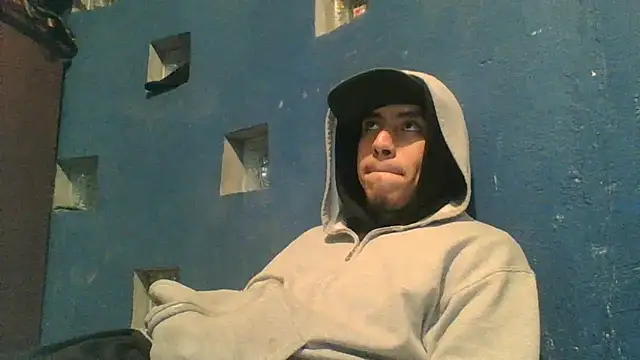 AlexAlejandro13のウェブカメラショー