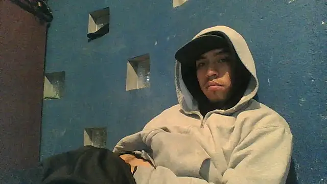 Show modela AlexAlejandro13 na web-kameri