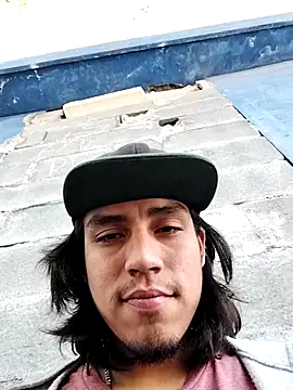 Show modela AlexAlejandro13 na web-kameri