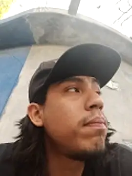 AlexAlejandro13: διαδικτυακό σόου στην κάμερα