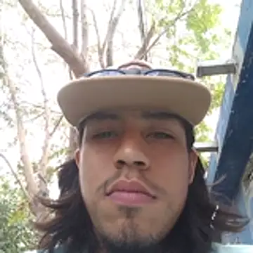 AlexAlejandro13 webkamerás műsora