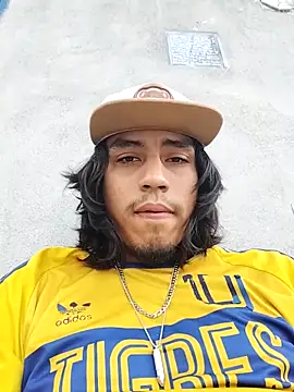 Show de AlexAlejandro13 na webcam