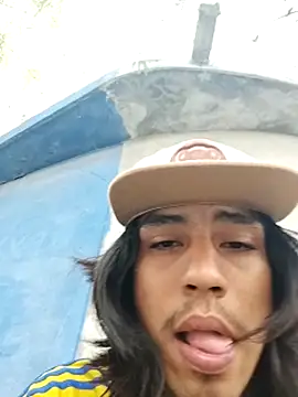 Pertunjukan Kamera Web AlexAlejandro13