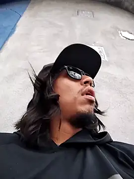 AlexAlejandro13's Webcam Show