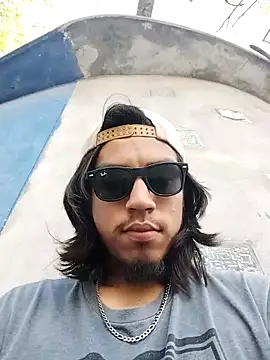 Pokazy przed kamerką – AlexAlejandro13