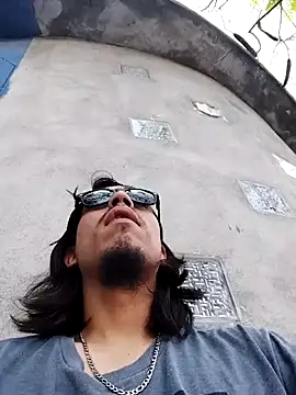 AlexAlejandro13's Webcam Show