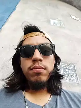 AlexAlejandro13 Webcam show