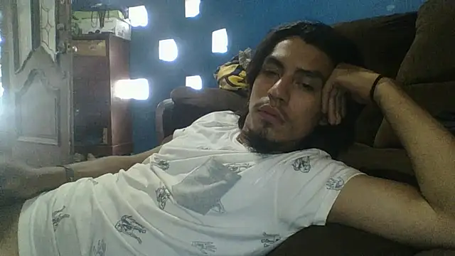 AlexAlejandro13 Show Webcam