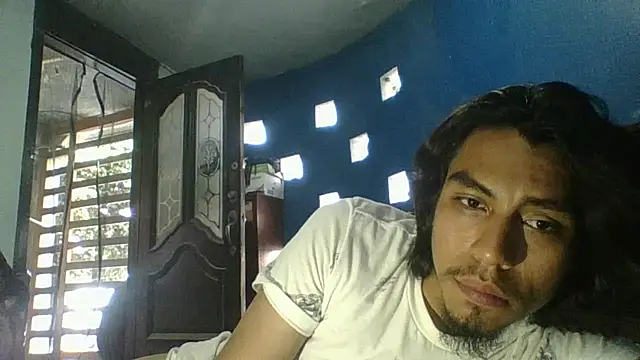 AlexAlejandro13のウェブカメラショー