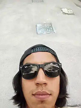 Pokazy przed kamerką – AlexAlejandro13
