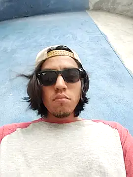 AlexAlejandro13 Pertunjukan Webcam