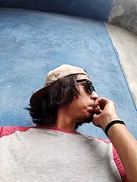 AlexAlejandro13's Webcam Show