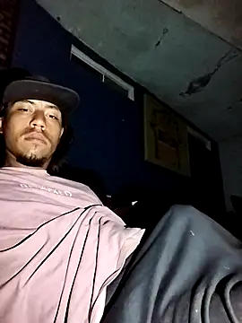 AlexAlejandro13 Show in webcam