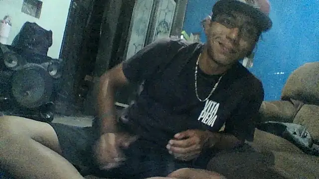 Pertunjukan Kamera Web AlexAlejandro13