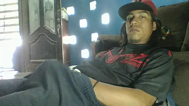 AlexAlejandro13 Webcam show