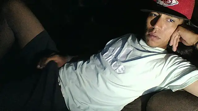 AlexAlejandro13 Show Webcam
