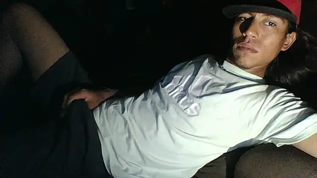 Show modela AlexAlejandro13 na web-kameri
