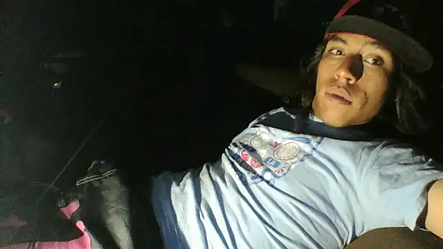 Pertunjukan Kamera Web AlexAlejandro13