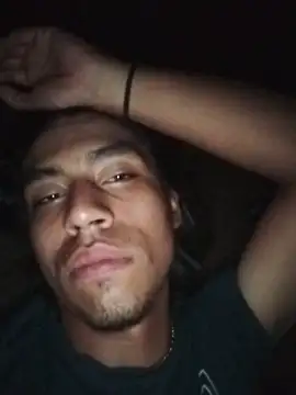 AlexAlejandro13 Pertunjukan Webcam
