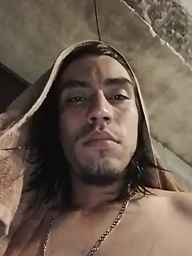 Show modela AlexAlejandro13 na web-kameri