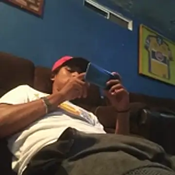 Pertunjukan Kamera Web AlexAlejandro13