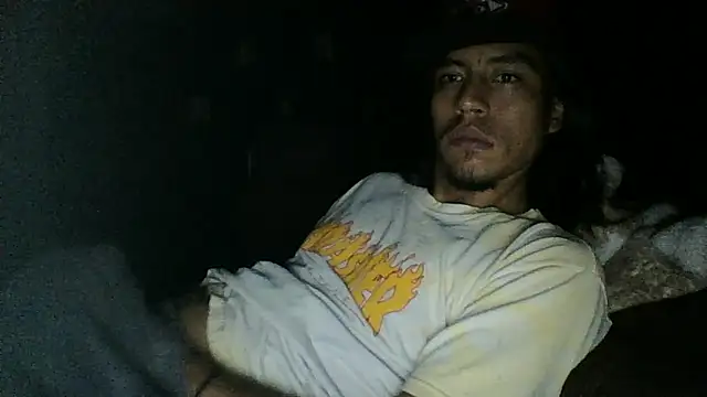 AlexAlejandro13のウェブカメラショー