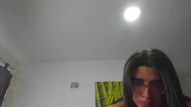 Khalifa_Gold Live XXX-chat
