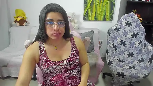 Show modela Khalifa_Gold na web-kameri