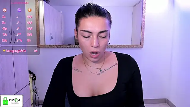 EricaVanderhill 网络视讯表演