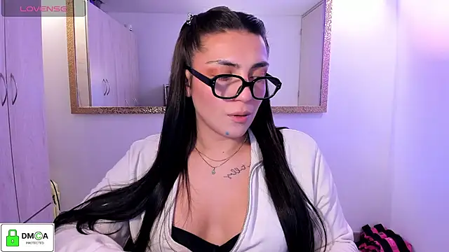 EricaVanderhill Show in webcam