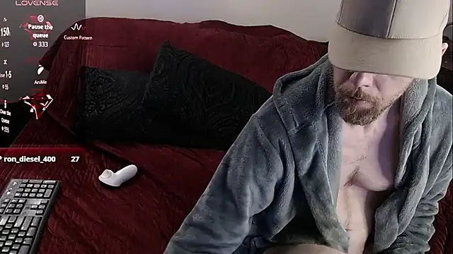 MaxRouger Chat XXX live