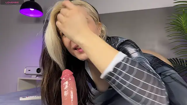 Webkamerová show _blowjob_queen