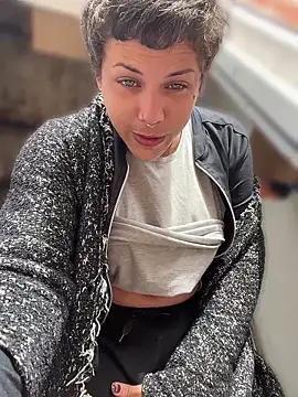 Pokazy przed kamerką – alicetgirlbr
