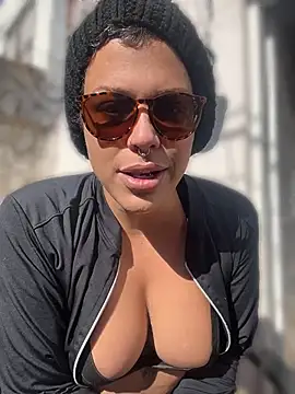 alicetgirlbr webcam show