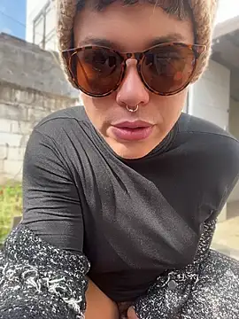 Show modela alicetgirlbr na web-kameri