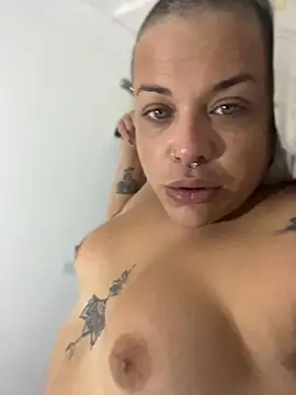 alicetgirlbr Adlı Modelin Web Kamerası Şovu