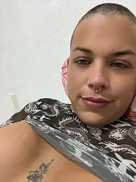Show modela alicetgirlbr na web-kameri