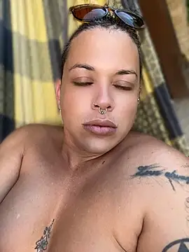 alicetgirlbr Show Webcam