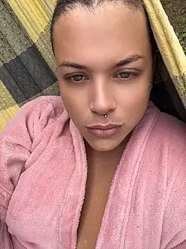 alicetgirlbr Adlı Modelin Web Kamerası Şovu