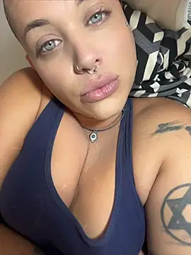 Pokazy przed kamerką – alicetgirlbr