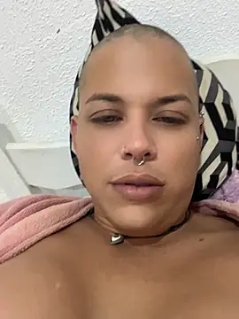 Show modela alicetgirlbr na web-kameri