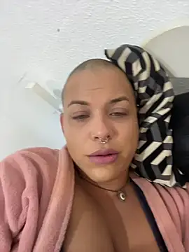 alicetgirlbr Adlı Modelin Web Kamerası Şovu